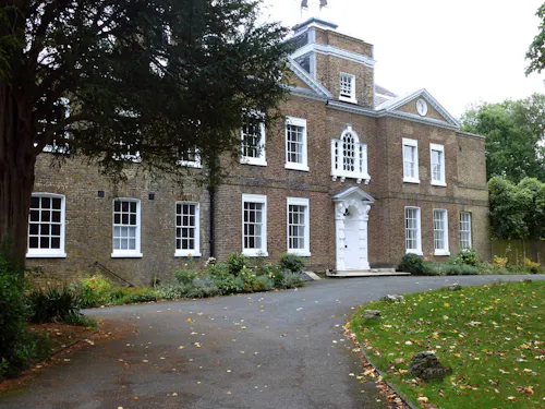 Huge vacant Dulwich house, A1435
