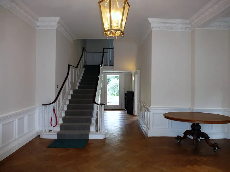 Entrance hall at Huge vacant Dulwich house, A1435 (photo 6)