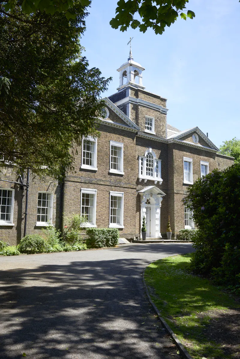 Huge vacant Dulwich house, A1435 (photo 67)