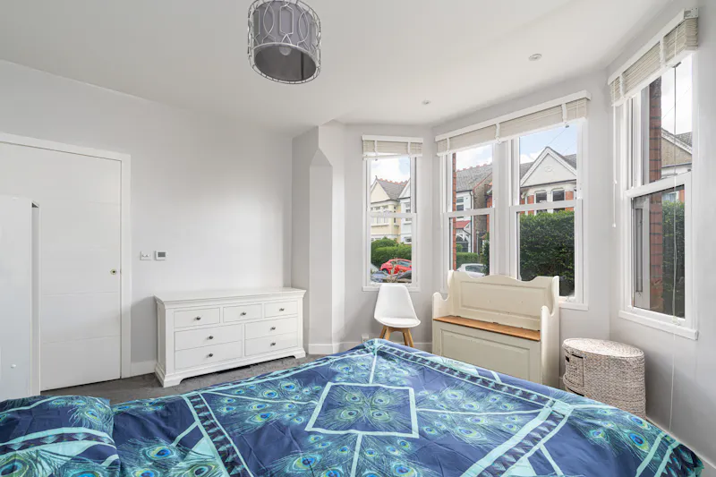 Bedroom at Colourful flat in Palmers Green, B1959 (photo 7)