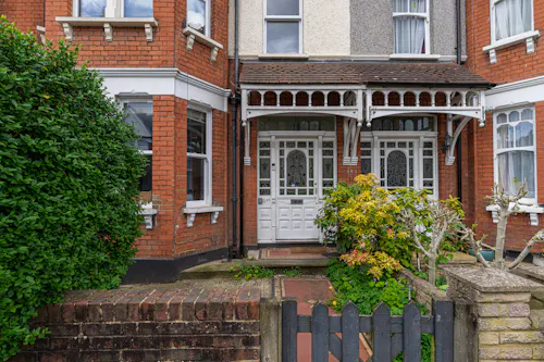 Colourful flat in Palmers Green, B1959