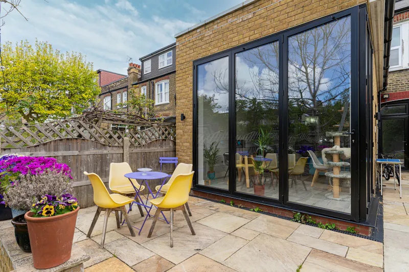 Terrace/Patio at Colourful flat in Palmers Green, B1959 (photo 10)