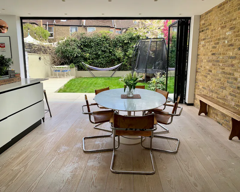 Dining room at Edwardian house Streatham, E489 (photo 6)