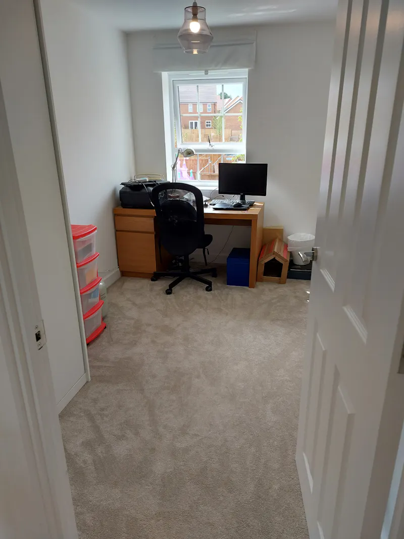 Office at Suburban family home Hook, D2526 (photo 40)