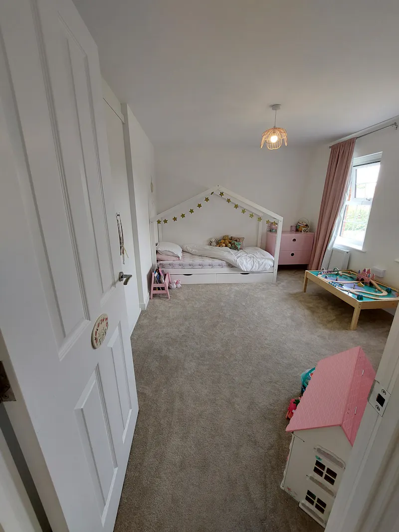 Bedroom - child's at Suburban family home Hook, D2526 (photo 29)
