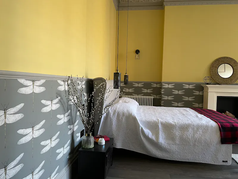Wallpaper at Hove Beachfront Flat, F1210 (photo 16)
