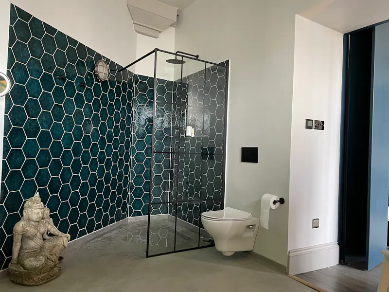 Tiled at Hove Beachfront Flat, F1210 (photo 35)