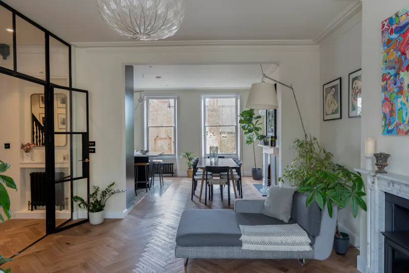 Open plan at Spacious Highbury Apartment, D2510 (photo 6)