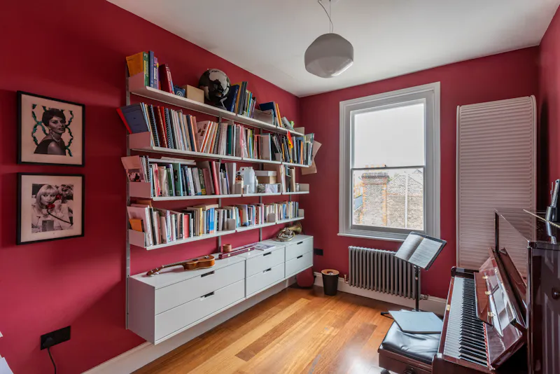 Floor - wooden at Spacious Highbury Apartment, D2510 (photo 33)