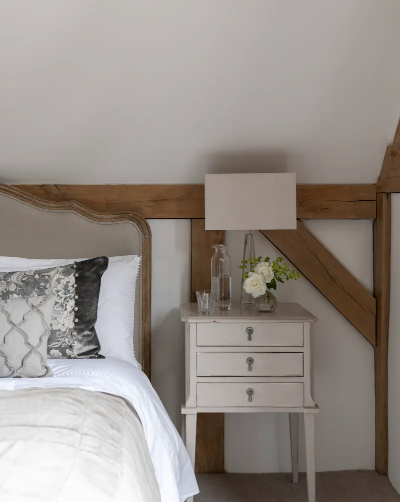Modern Woldingham house, D2494 (photo 21)
