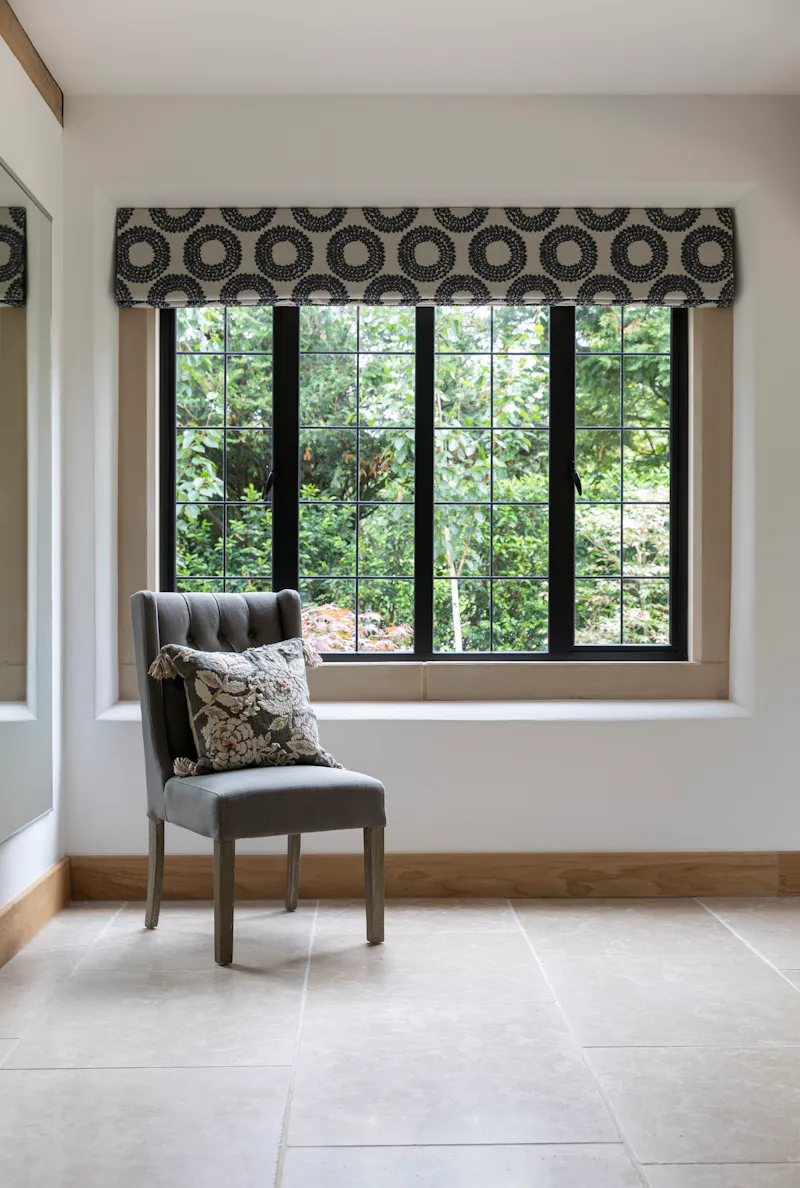 Crittall windows at Modern Woldingham house, D2494 (photo 25)