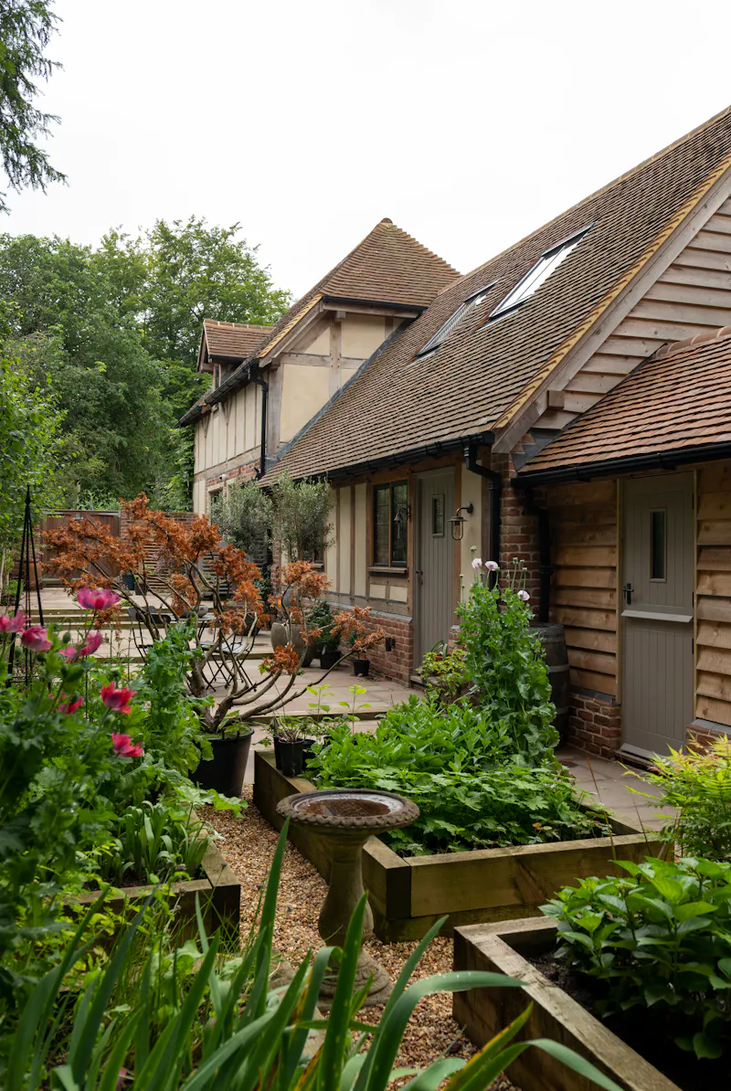Modern Woldingham house, D2494 (photo 34)