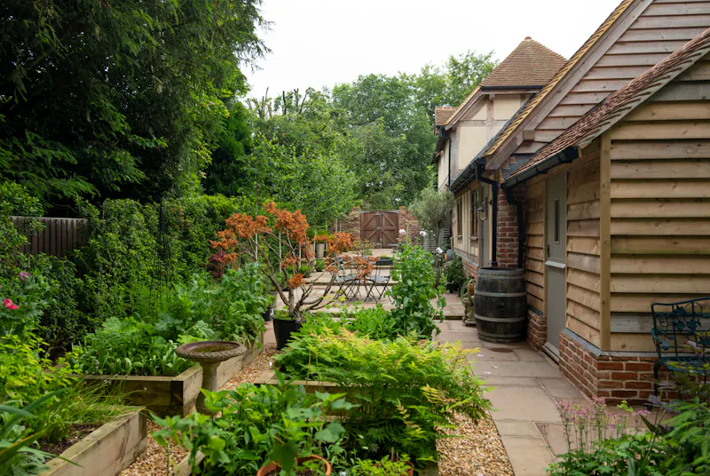 Modern Woldingham house, D2494 (photo 42)