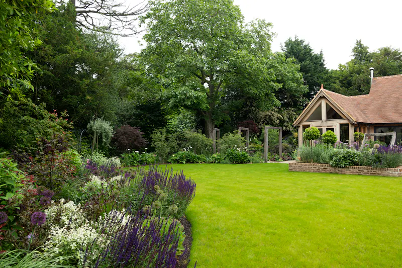 Modern Woldingham house, D2494 (photo 55)