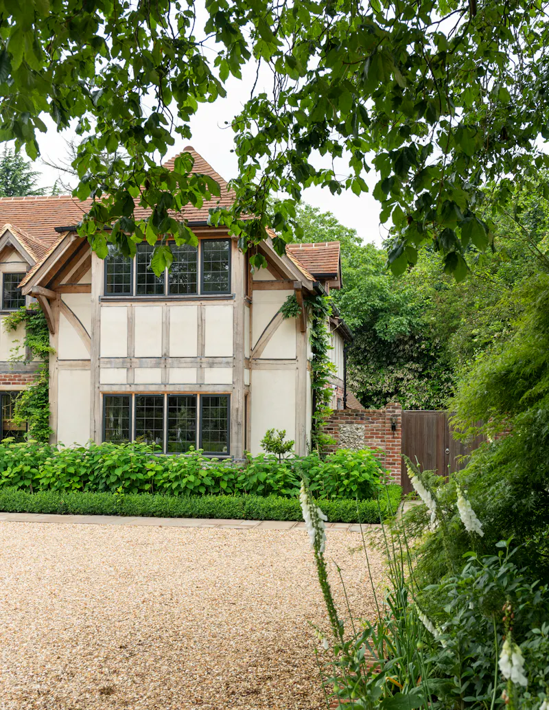 Modern Woldingham house, D2494 (photo 77)