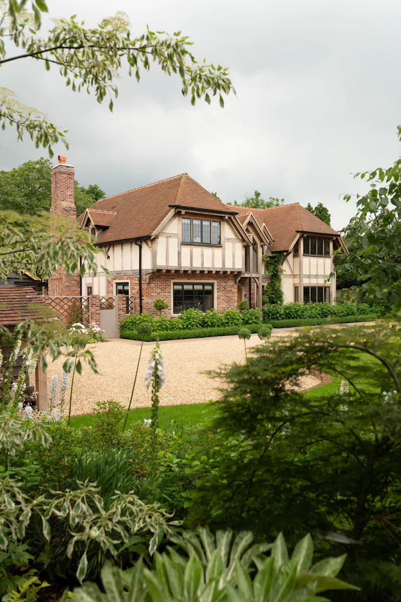 Modern Woldingham house, D2494 (photo 65)