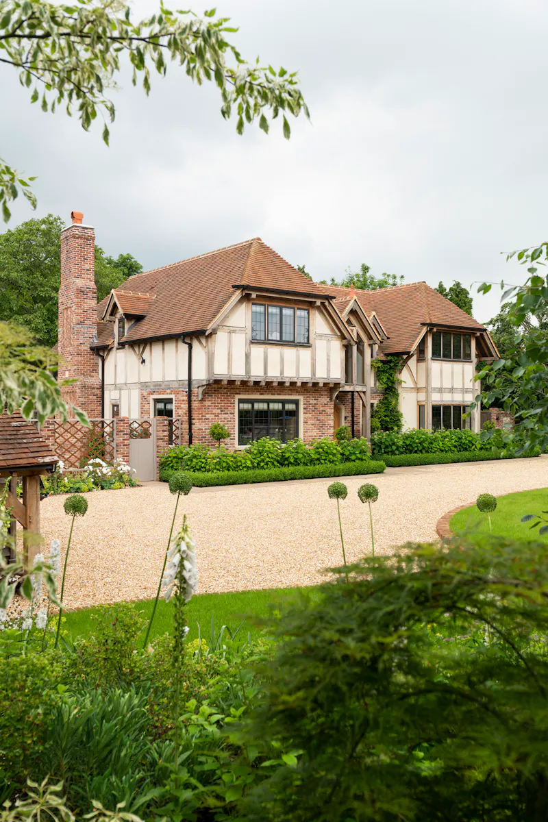 Modern Woldingham house, D2494 (photo 69)