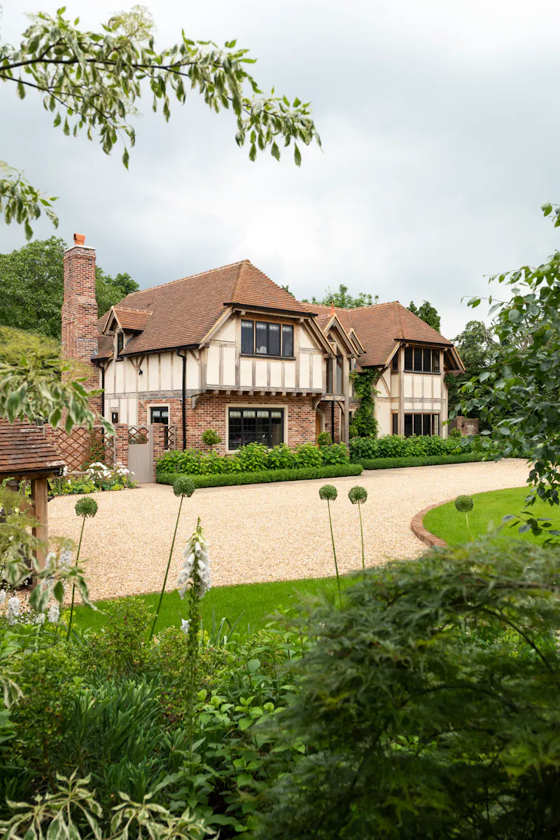 Modern Woldingham house, D2494 (photo 68)