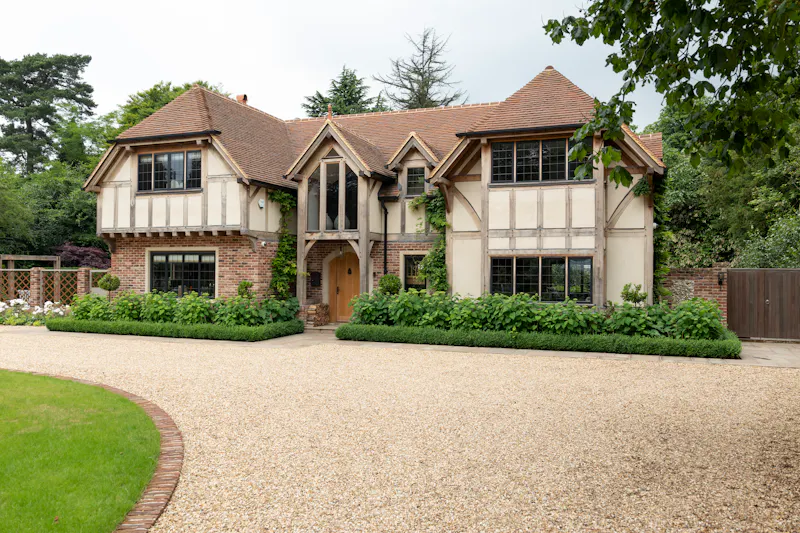 Modern Woldingham house, D2494 (photo 81)