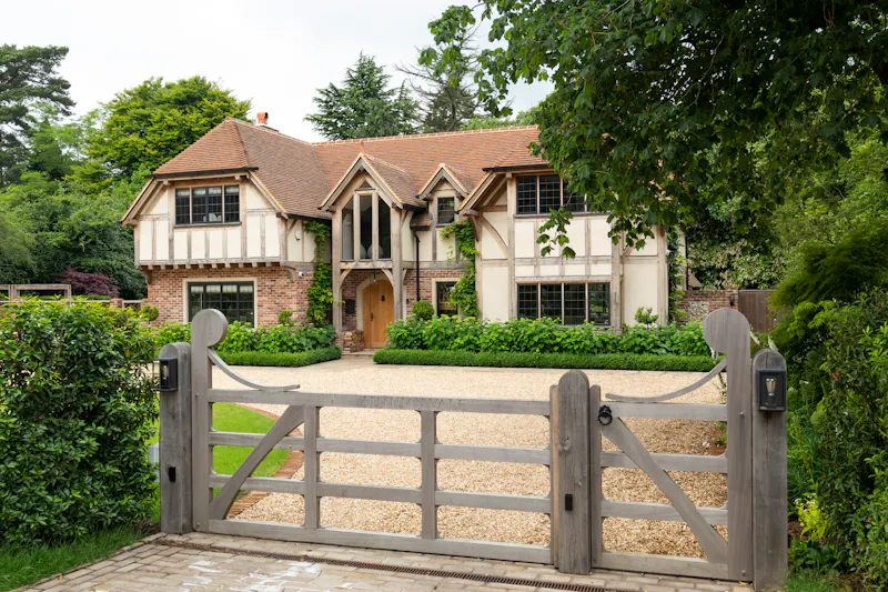 Modern Woldingham house, D2494 (photo 78)