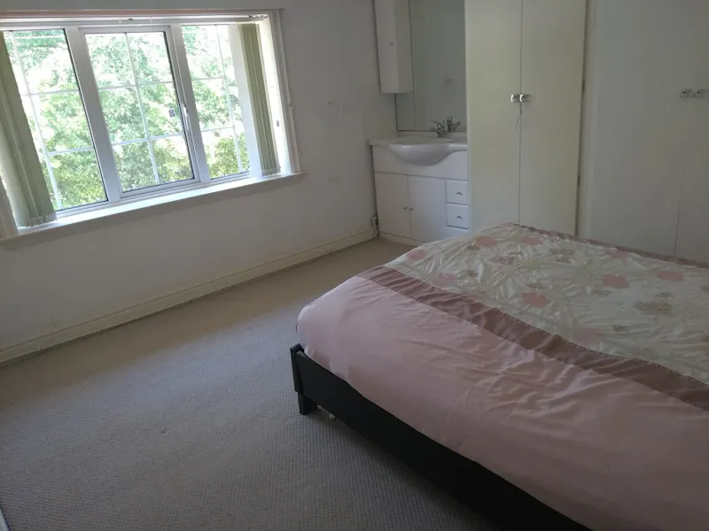 Bedroom at Leicestershire country house, E485 (photo 20)