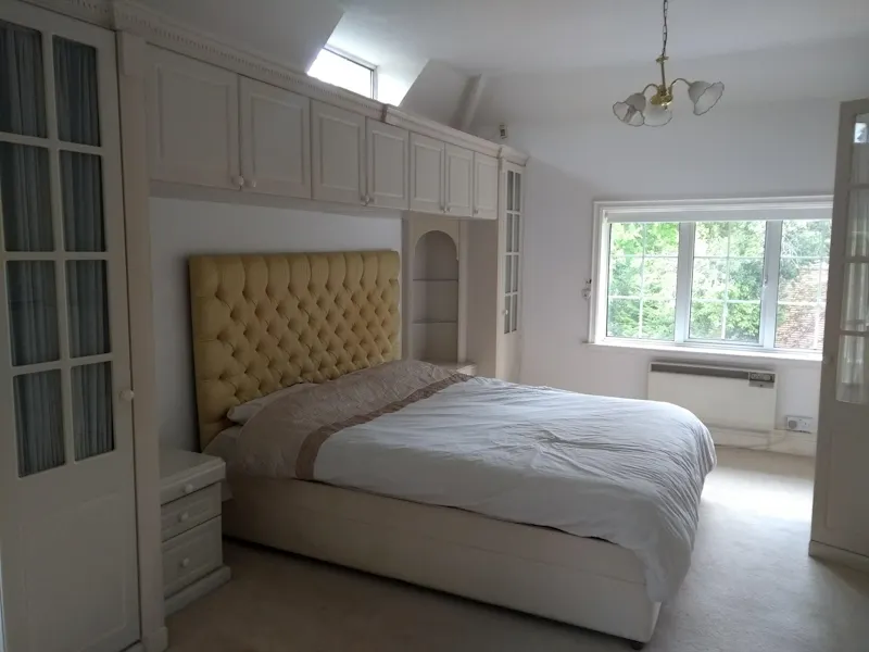 Bedroom at Leicestershire country house, E485 (photo 11)