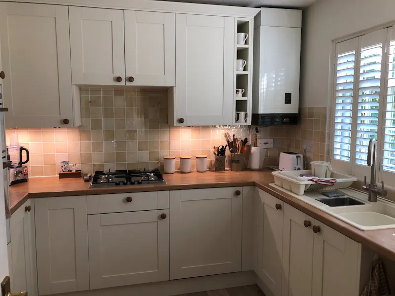 Kitchen at Turnham Green terrace, D2440 (photo 8)