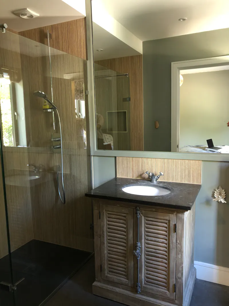 Shower at Stunning modern farm Nuffield, D2508 (photo 29)