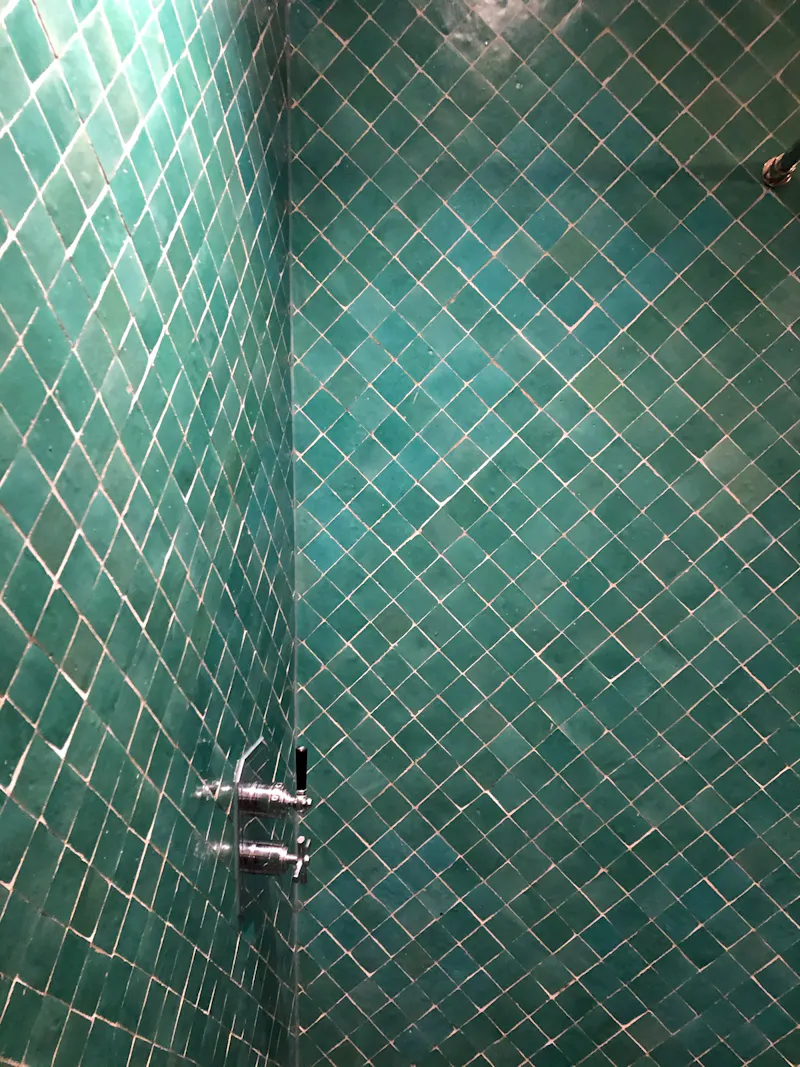 Tiled at Stunning modern farm Nuffield, D2508 (photo 25)