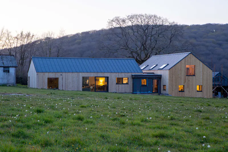 Devon Home, D2685 (photo 1)