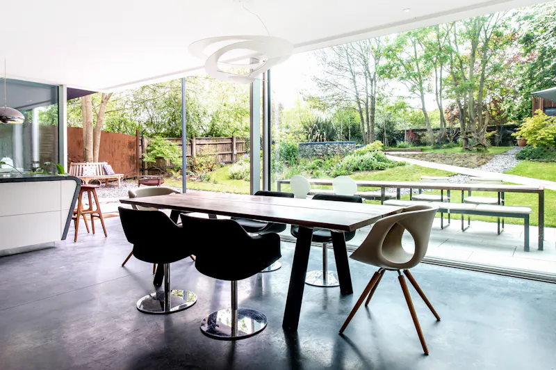 Dining room at Minimal Herne Hill House , K389 (photo 7)