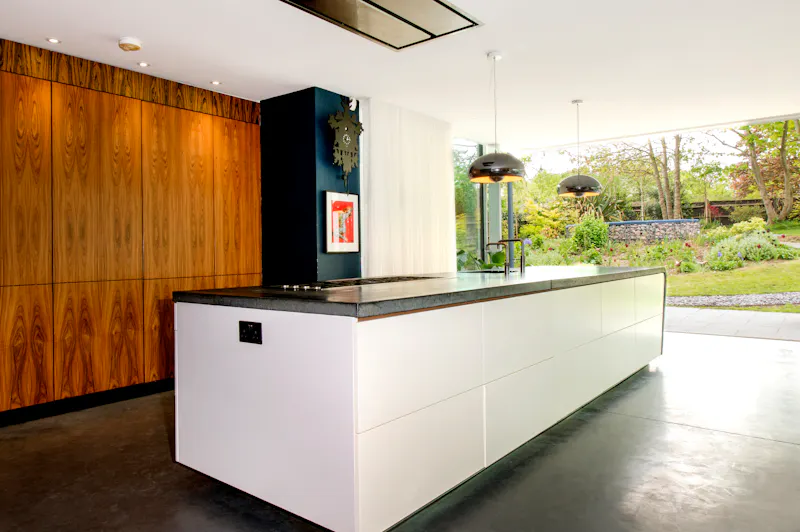 Floor - tiled at Minimal Herne Hill House , K389 (photo 3)