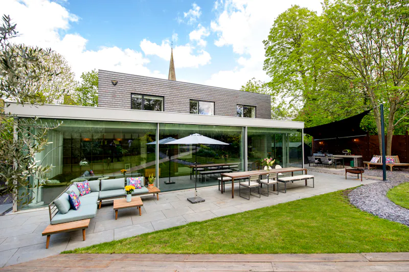 Terrace/Patio at Minimal Herne Hill House , K389 (photo 23)