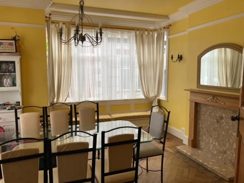 Dining room at 1920s Orpington family house, M314 (photo 15)