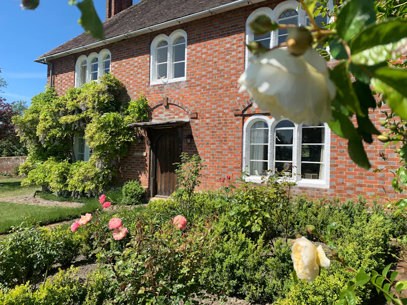 Georgian house near Ashford, A1553 (photo 28)