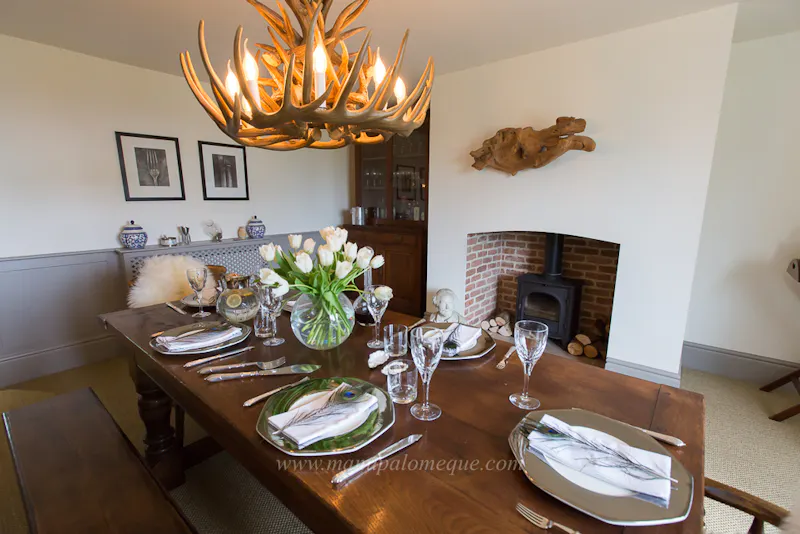 Dining room at Georgian house near Ashford, A1553 (photo 7)