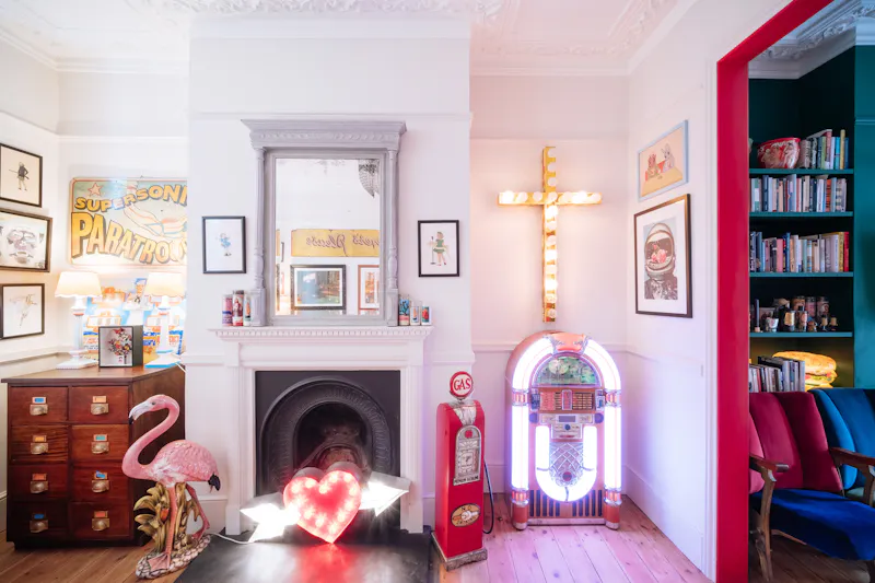 Quirky Victorian Leyton house, B1865 (photo 129)