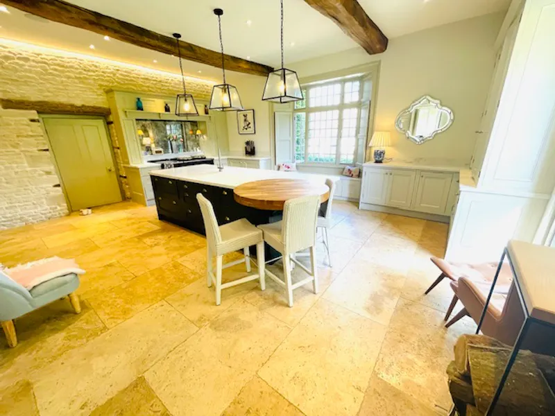 Kitchen at Country house near Peterborough, A1554 (photo 2)