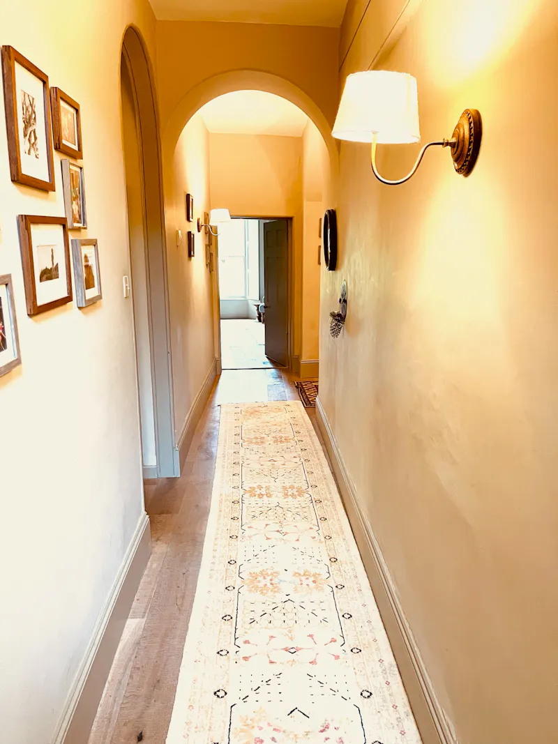Corridor at Country house near Peterborough, A1554 (photo 7)