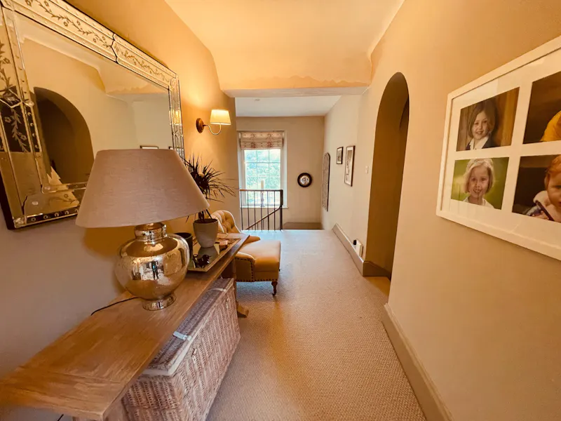 Corridor at Country house near Peterborough, A1554 (photo 11)