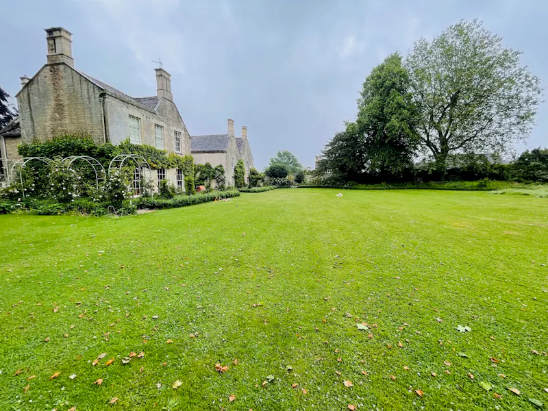 Garden at Country house near Peterborough, A1554 (photo 24)
