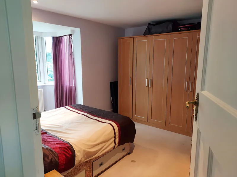 Bedroom at 1930s house in Lilley, D2554 (photo 26)