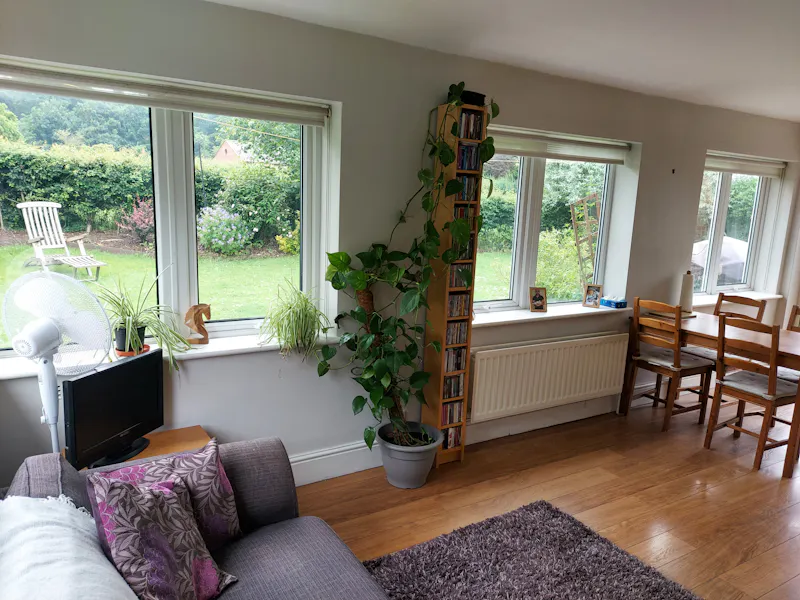 1930s house in Lilley, D2554 (photo 8)