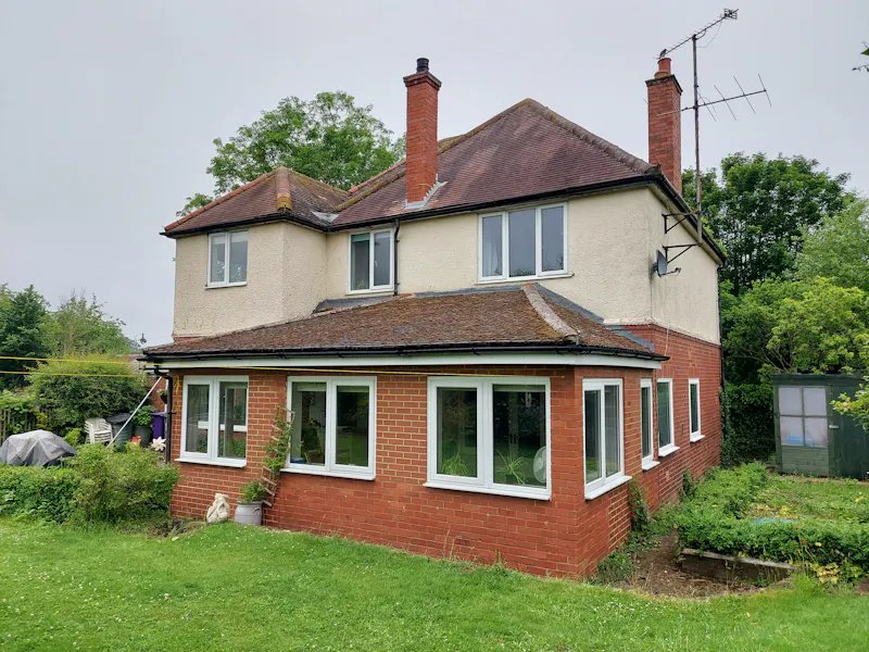 1930s house in Lilley, D2554 (photo 1)