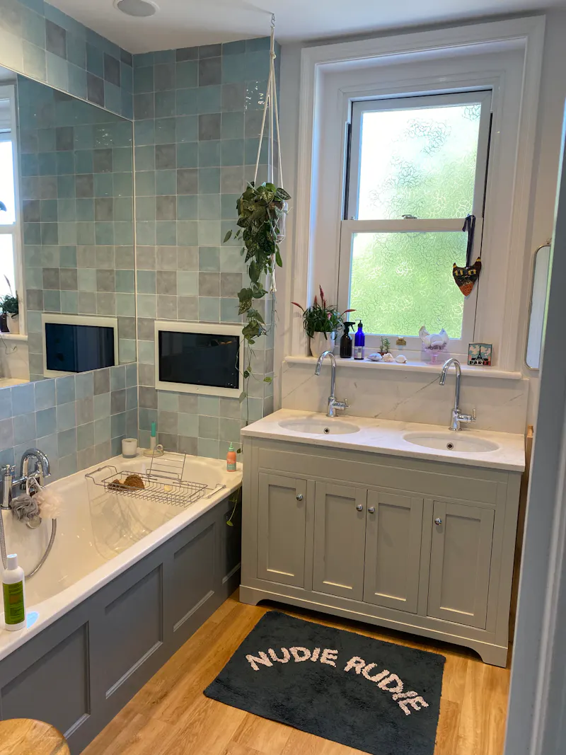 Bathroom at Modern Victorian house Bath, B1915 (photo 26)