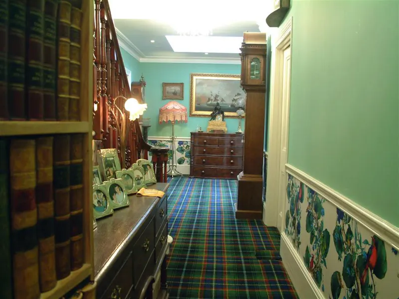 Corridor at Film location B1914 in London (photo 15)