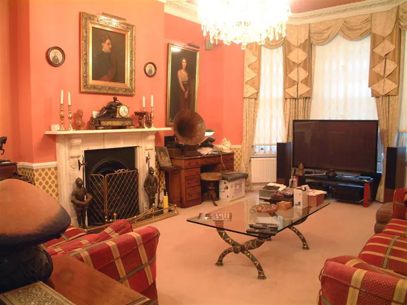 Living Room at Film location B1914 in London (photo 40)