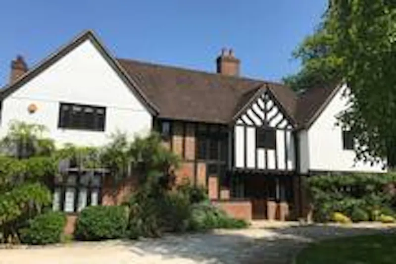 Driveway at Detached house Bovingdon , D2523 (photo 17)