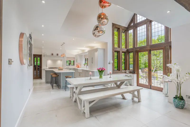 Glass at Detached house Bovingdon , D2523 (photo 8)
