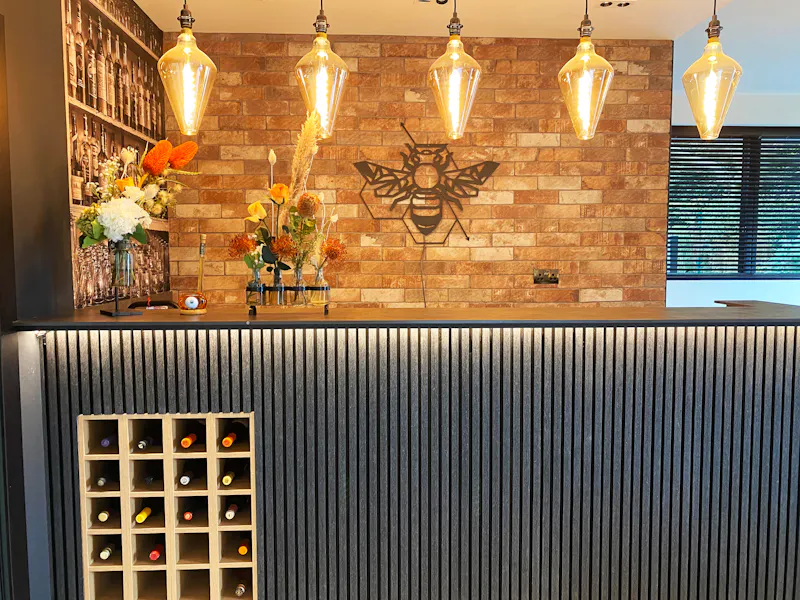 Bar at Ultra modern house Manchester, D2550 (photo 6)